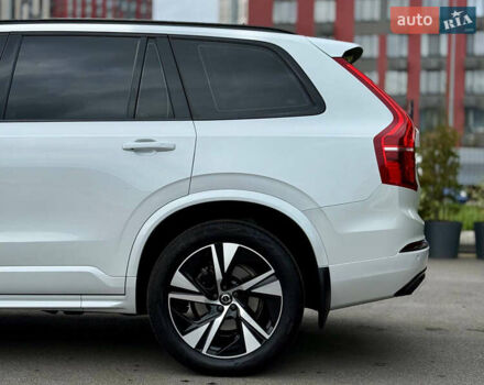Вольво ХС90 2021 в Киеве на Automoto.ua Белый Вольво ХС90, объемом двигателя 2 л и пробегом 57 тыс. км за 45500 $, фото 8 на Automoto.ua