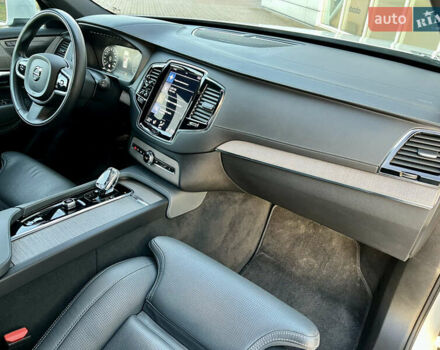 Белый Вольво ХС90, объемом двигателя 1.97 л и пробегом 85 тыс. км за 47800 $, фото 50 на Automoto.ua