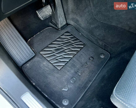 Белый Вольво ХС90, объемом двигателя 1.97 л и пробегом 85 тыс. км за 47800 $, фото 37 на Automoto.ua