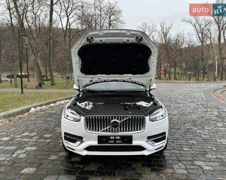 Белый Вольво ХС90, объемом двигателя 2 л и пробегом 142 тыс. км за 42888 $, фото 19 на Automoto.ua