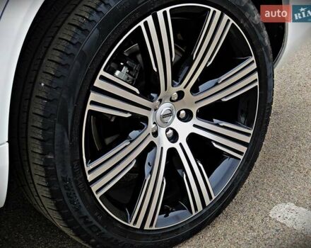 Белый Вольво ХС90, объемом двигателя 1.97 л и пробегом 50 тыс. км за 43800 $, фото 4 на Automoto.ua