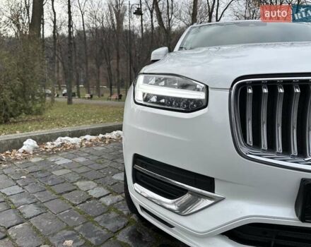 Белый Вольво ХС90, объемом двигателя 2 л и пробегом 142 тыс. км за 42888 $, фото 74 на Automoto.ua