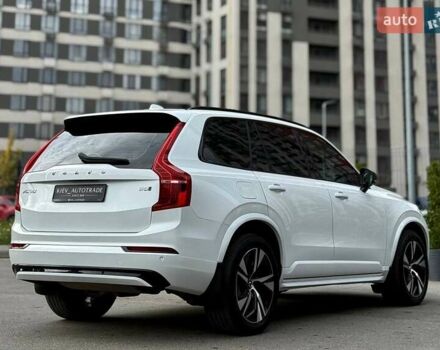 Вольво ХС90 2021 в Киеве на Automoto.ua Белый Вольво ХС90, объемом двигателя 2 л и пробегом 57 тыс. км за 45500 $, фото 15 на Automoto.ua