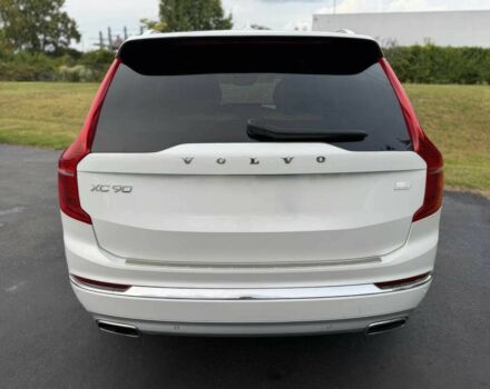 Белый Вольво ХС90, объемом двигателя 2 л и пробегом 30 тыс. км за 12300 $, фото 5 на Automoto.ua