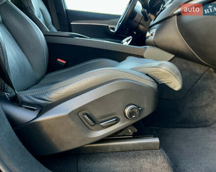 Белый Вольво ХС90, объемом двигателя 1.97 л и пробегом 85 тыс. км за 47800 $, фото 52 на Automoto.ua