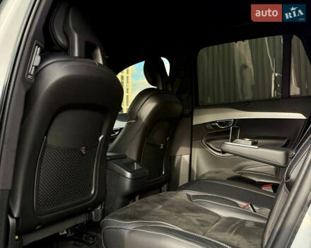 Вольво ХС90 2021 в Киеве на Automoto.ua Белый Вольво ХС90, объемом двигателя 2 л и пробегом 57 тыс. км за 45500 $, фото 31 на Automoto.ua