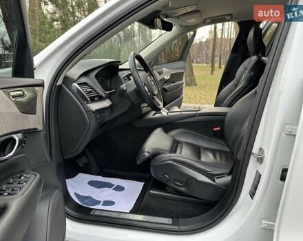 Белый Вольво ХС90, объемом двигателя 2 л и пробегом 142 тыс. км за 42888 $, фото 32 на Automoto.ua