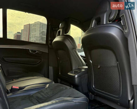 Вольво ХС90 2021 в Киеве на Automoto.ua Белый Вольво ХС90, объемом двигателя 2 л и пробегом 57 тыс. км за 45500 $, фото 35 на Automoto.ua