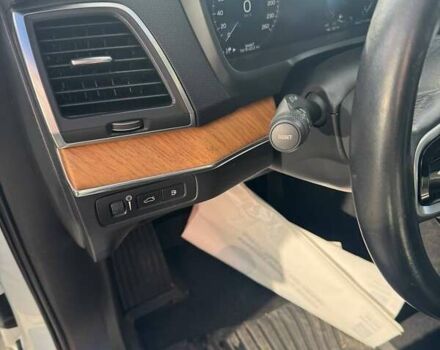 Белый Вольво ХС90, объемом двигателя 1.97 л и пробегом 33 тыс. км за 39000 $, фото 10 на Automoto.ua