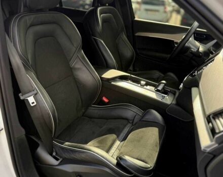 Вольво ХС90 2021 в Киеве на Automoto.ua Белый Вольво ХС90, объемом двигателя 2 л и пробегом 57 тыс. км за 45500 $, фото 20 на Automoto.ua