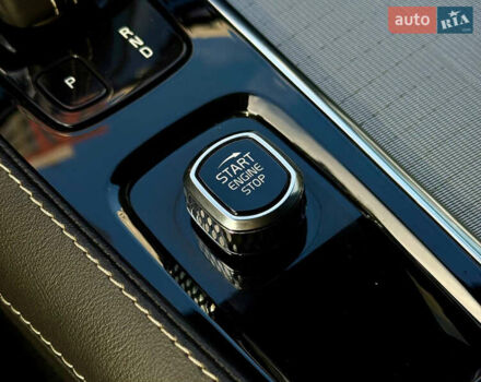 Вольво ХС90 2021 в Киеве на Automoto.ua Белый Вольво ХС90, объемом двигателя 2 л и пробегом 57 тыс. км за 45500 $, фото 24 на Automoto.ua