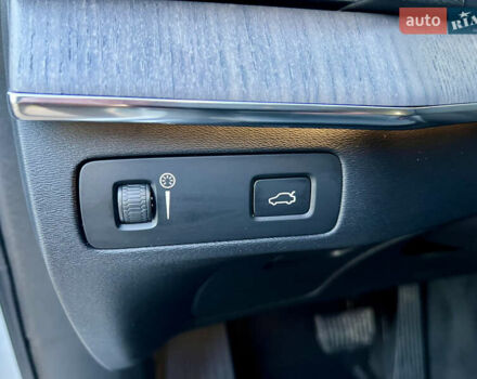 Белый Вольво ХС90, объемом двигателя 1.97 л и пробегом 85 тыс. км за 47800 $, фото 41 на Automoto.ua