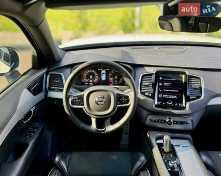 Вольво ХС90 2021 в Киеве на Automoto.ua Белый Вольво ХС90, объемом двигателя 2 л и пробегом 57 тыс. км за 45500 $, фото 39 на Automoto.ua