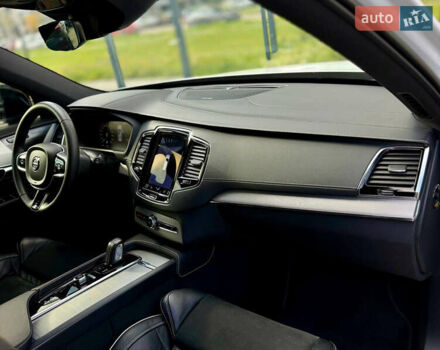 Вольво ХС90 2021 в Киеве на Automoto.ua Белый Вольво ХС90, объемом двигателя 2 л и пробегом 57 тыс. км за 45500 $, фото 37 на Automoto.ua