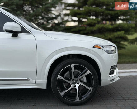 Белый Вольво ХС90, объемом двигателя 2 л и пробегом 77 тыс. км за 44000 $, фото 27 на Automoto.ua