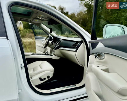 Белый Вольво ХС90, объемом двигателя 1.97 л и пробегом 9 тыс. км за 53999 $, фото 96 на Automoto.ua