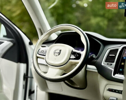 Белый Вольво ХС90, объемом двигателя 1.97 л и пробегом 9 тыс. км за 53999 $, фото 88 на Automoto.ua