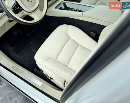 Белый Вольво ХС90, объемом двигателя 1.97 л и пробегом 9 тыс. км за 53999 $, фото 69 на Automoto.ua