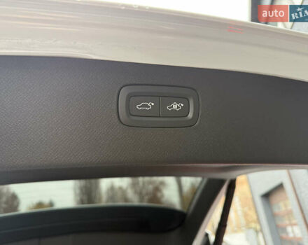 Белый Вольво ХС90, объемом двигателя 1.97 л и пробегом 81 тыс. км за 54500 $, фото 35 на Automoto.ua