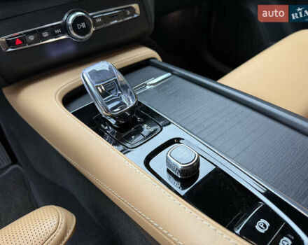 Белый Вольво ХС90, объемом двигателя 1.97 л и пробегом 81 тыс. км за 54500 $, фото 19 на Automoto.ua