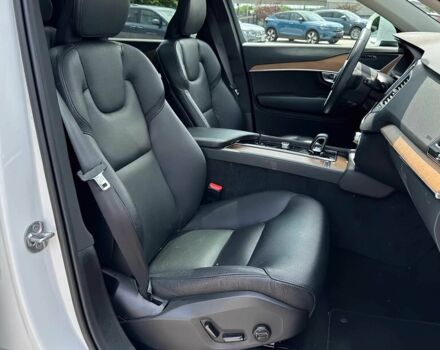 Вольво ХС90 2023 в Житомире на Automoto.ua Белый Вольво ХС90, объемом двигателя 2 л и пробегом 10 тыс. км за 19000 $, фото 8 на Automoto.ua