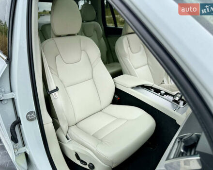 Белый Вольво ХС90, объемом двигателя 1.97 л и пробегом 9 тыс. км за 53999 $, фото 98 на Automoto.ua