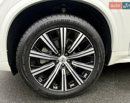 Белый Вольво ХС90, объемом двигателя 1.97 л и пробегом 81 тыс. км за 54500 $, фото 13 на Automoto.ua