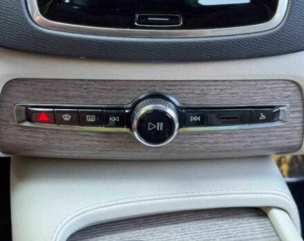 Білий Вольво ХС90, об'ємом двигуна 2 л та пробігом 28 тис. км за 15400 $, фото 12 на Automoto.ua