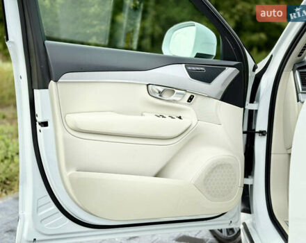 Белый Вольво ХС90, объемом двигателя 1.97 л и пробегом 9 тыс. км за 53999 $, фото 65 на Automoto.ua