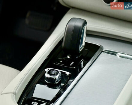 Белый Вольво ХС90, объемом двигателя 1.97 л и пробегом 9 тыс. км за 53999 $, фото 93 на Automoto.ua