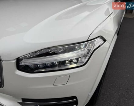 Белый Вольво ХС90, объемом двигателя 1.97 л и пробегом 81 тыс. км за 54500 $, фото 9 на Automoto.ua