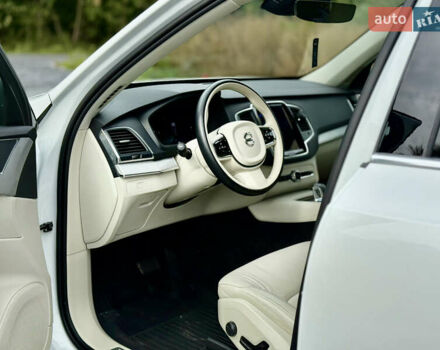 Белый Вольво ХС90, объемом двигателя 1.97 л и пробегом 9 тыс. км за 53999 $, фото 66 на Automoto.ua