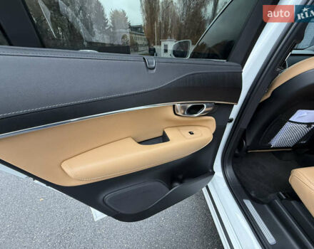 Белый Вольво ХС90, объемом двигателя 1.97 л и пробегом 81 тыс. км за 54500 $, фото 30 на Automoto.ua