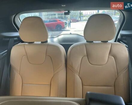 Білий Вольво ХС90, об'ємом двигуна 1.97 л та пробігом 63 тис. км за 66239 $, фото 33 на Automoto.ua