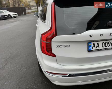 Белый Вольво ХС90, объемом двигателя 1.97 л и пробегом 81 тыс. км за 54500 $, фото 6 на Automoto.ua