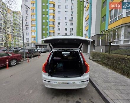 Білий Вольво ХС90, об'ємом двигуна 1.97 л та пробігом 15 тис. км за 61900 $, фото 4 на Automoto.ua