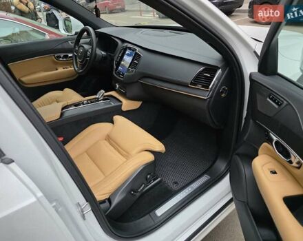 Білий Вольво ХС90, об'ємом двигуна 1.97 л та пробігом 15 тис. км за 61900 $, фото 6 на Automoto.ua