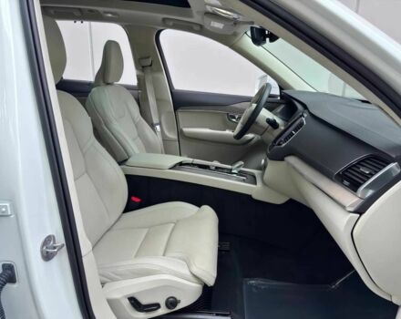 Вольво ХС90 2024 в Кривом Роге на Automoto.ua Белый Вольво ХС90, объемом двигателя 2 л и пробегом 10 тыс. км за 35700 $, фото 8 на Automoto.ua