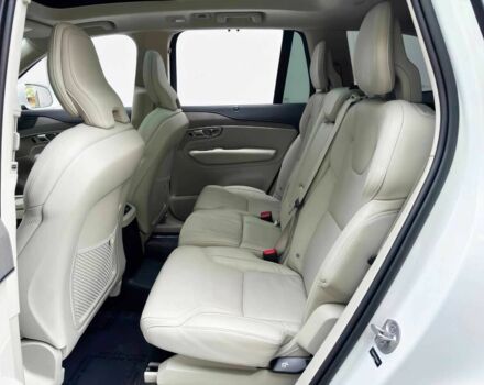 Вольво ХС90 2024 в Кривом Роге на Automoto.ua Белый Вольво ХС90, объемом двигателя 2 л и пробегом 10 тыс. км за 35700 $, фото 16 на Automoto.ua