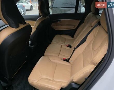 Білий Вольво ХС90, об'ємом двигуна 1.97 л та пробігом 15 тис. км за 61900 $, фото 10 на Automoto.ua