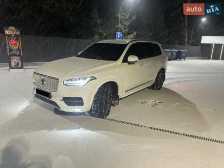 Белый Вольво ХС90, объемом двигателя 2 л и пробегом 236 тыс. км за 32000 $, фото 1 на Automoto.ua