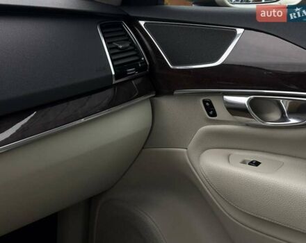 Бежевий Вольво ХС90, об'ємом двигуна 1.97 л та пробігом 142 тис. км за 26900 $, фото 32 на Automoto.ua