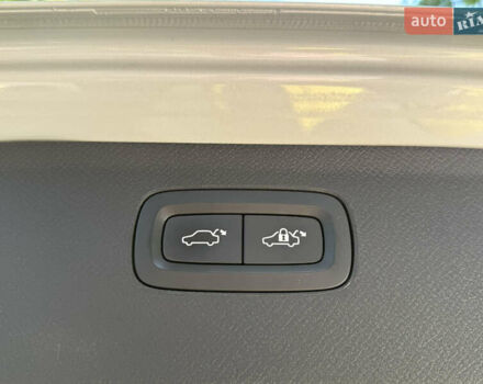 Бежевий Вольво ХС90, об'ємом двигуна 1.97 л та пробігом 86 тис. км за 38900 $, фото 33 на Automoto.ua