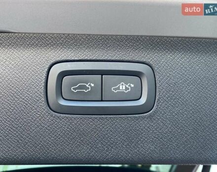 Вольво ХС90 2022 в Киеве на Automoto.ua Бежевый Вольво ХС90, объемом двигателя 1.97 л и пробегом 75 тыс. км за 47736 $, фото 11 на Automoto.ua