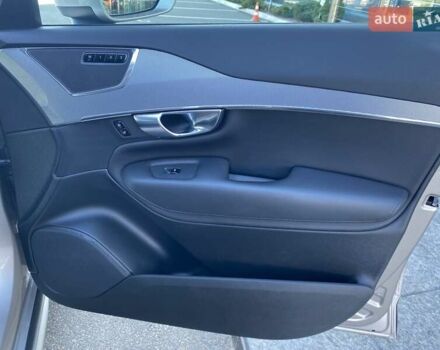 Вольво ХС90 2022 в Киеве на Automoto.ua Бежевый Вольво ХС90, объемом двигателя 1.97 л и пробегом 75 тыс. км за 47736 $, фото 13 на Automoto.ua