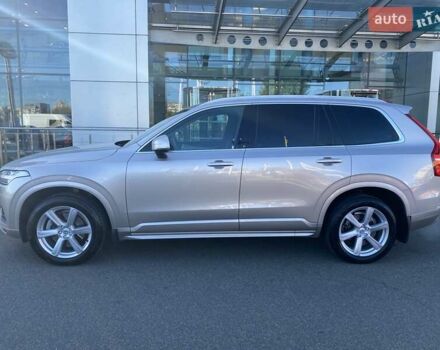 Вольво ХС90 2022 в Киеве на Automoto.ua Бежевый Вольво ХС90, объемом двигателя 1.97 л и пробегом 75 тыс. км за 47736 $, фото 1 на Automoto.ua