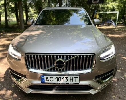 Бежевий Вольво ХС90, об'ємом двигуна 2 л та пробігом 42 тис. км за 55900 $, фото 1 на Automoto.ua