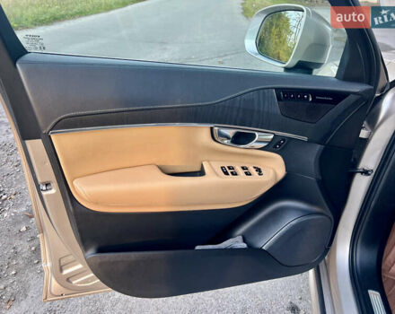 Бежевый Вольво ХС90, объемом двигателя 1.97 л и пробегом 114 тыс. км за 51500 $, фото 30 на Automoto.ua