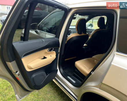 Бежевый Вольво ХС90, объемом двигателя 1.97 л и пробегом 43 тыс. км за 53000 $, фото 23 на Automoto.ua