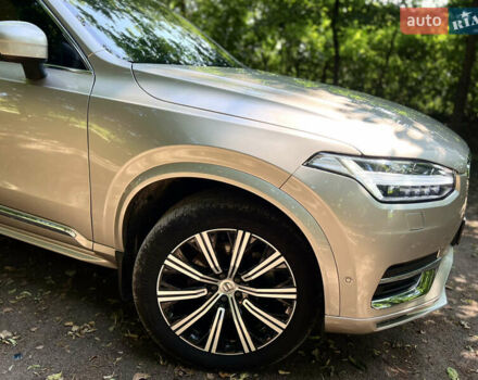 Вольво ХС90 2023 в Луцке на Automoto.ua Бежевый Вольво ХС90, объемом двигателя 1.97 л и пробегом 42 тыс. км за 58000 $, фото 3 на Automoto.ua